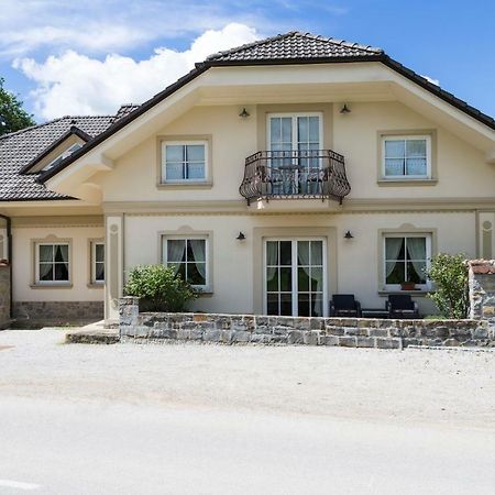Guesthouse & Apartments Pri Stani Zerovnica Екстериор снимка