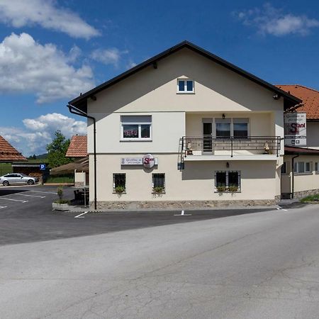 Guesthouse & Apartments Pri Stani Zerovnica Екстериор снимка