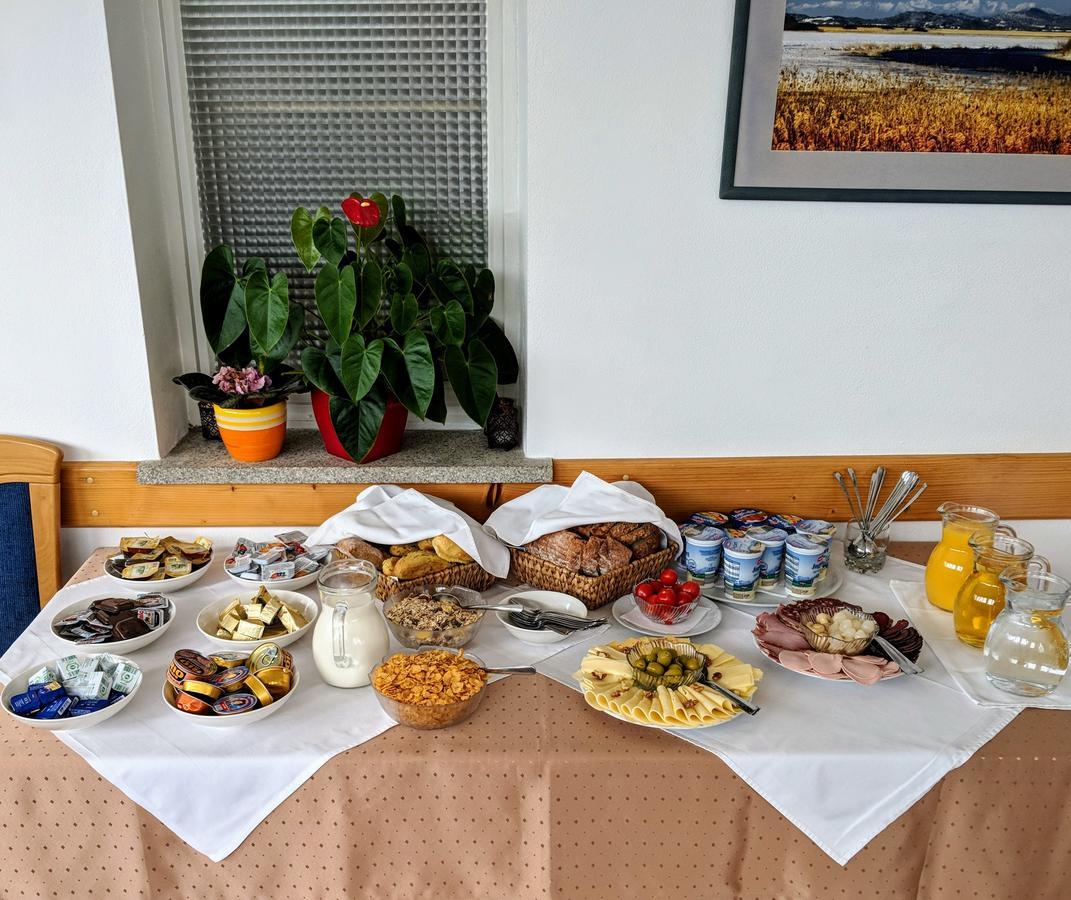 Guesthouse & Apartments Pri Stani Zerovnica Екстериор снимка