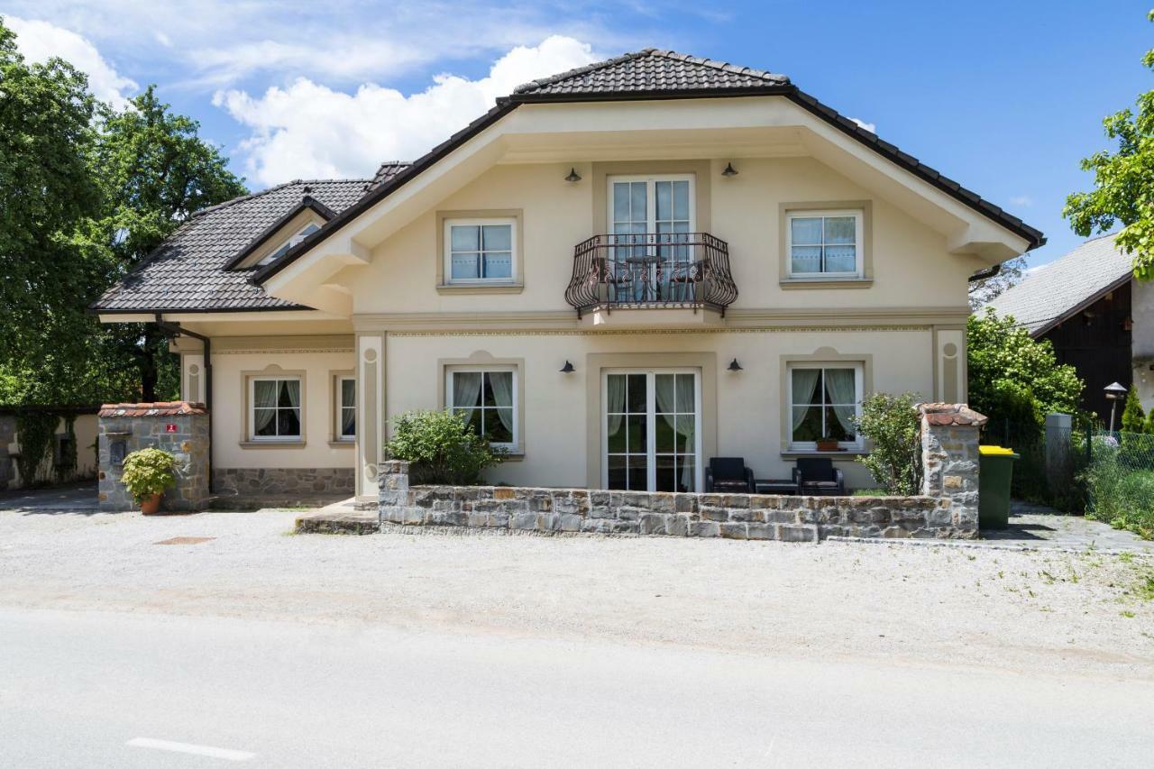 Guesthouse & Apartments Pri Stani Zerovnica Екстериор снимка