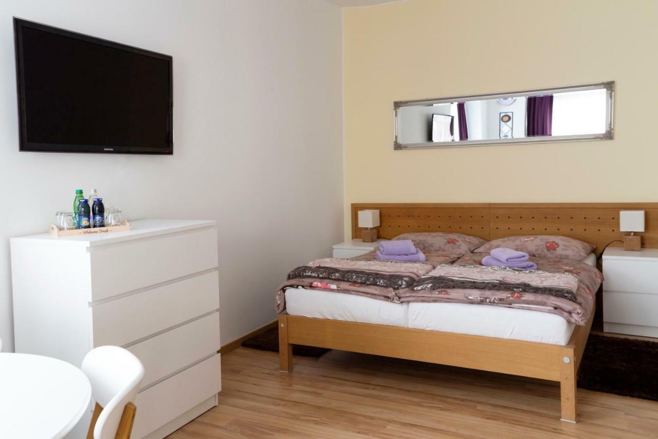 Guesthouse & Apartments Pri Stani Zerovnica Екстериор снимка