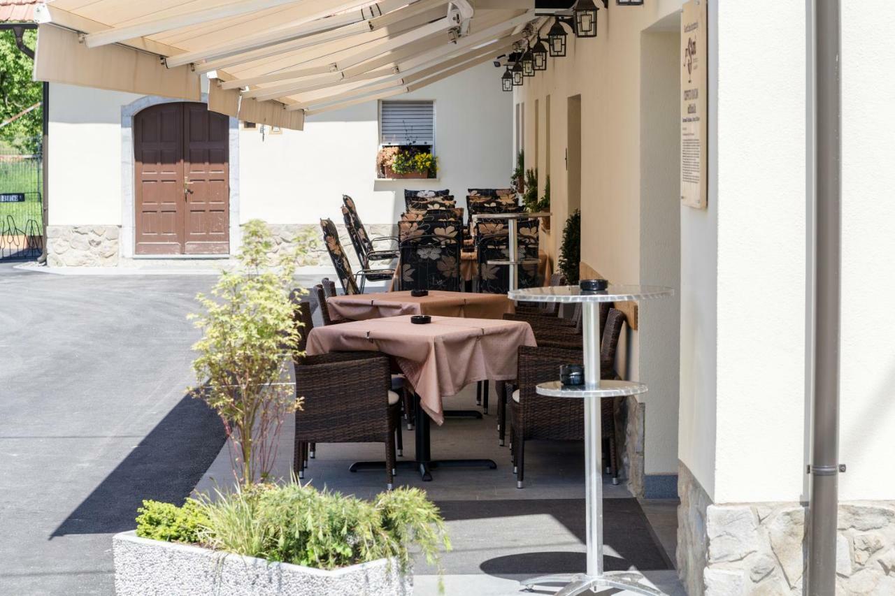 Guesthouse & Apartments Pri Stani Zerovnica Екстериор снимка
