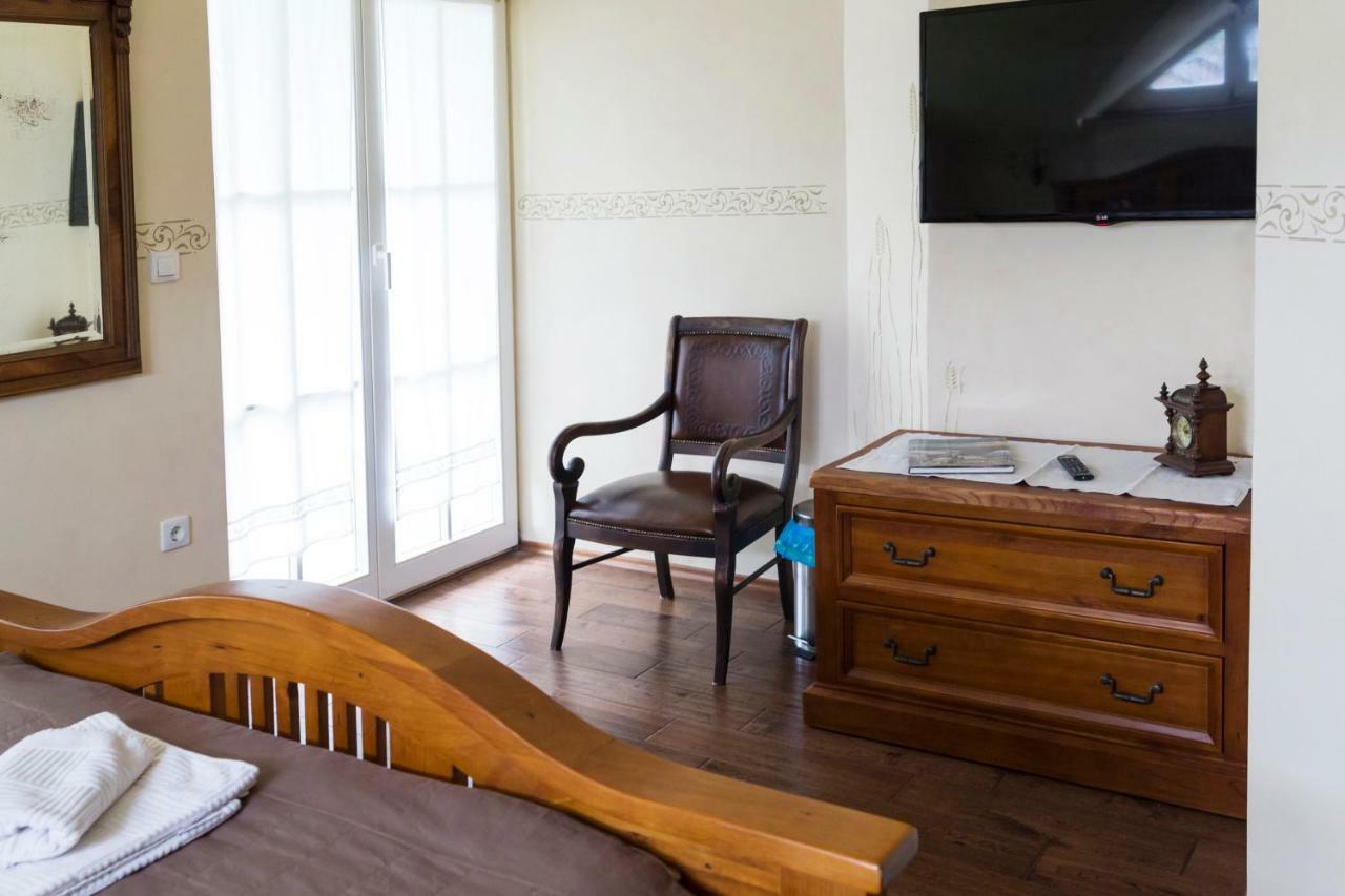 Guesthouse & Apartments Pri Stani Zerovnica Екстериор снимка